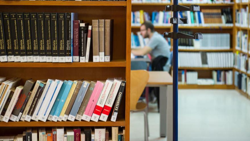 La Biblioteca pública insular está en Cas Serres.