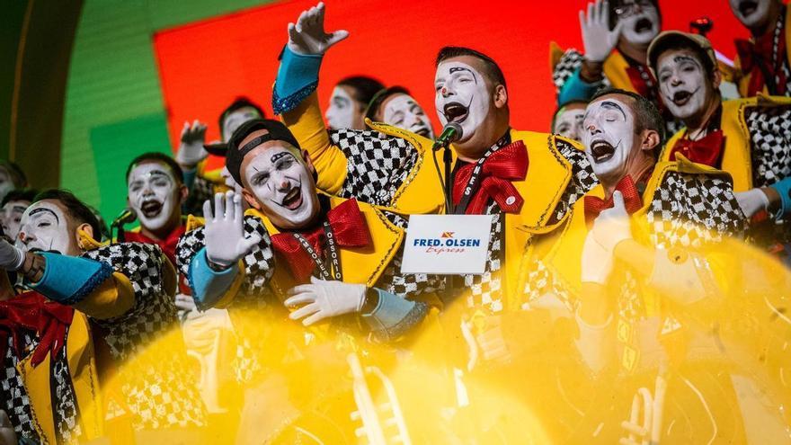 El pasacalle de Bambones, del Carnaval de Santa Cruz a animar una boda