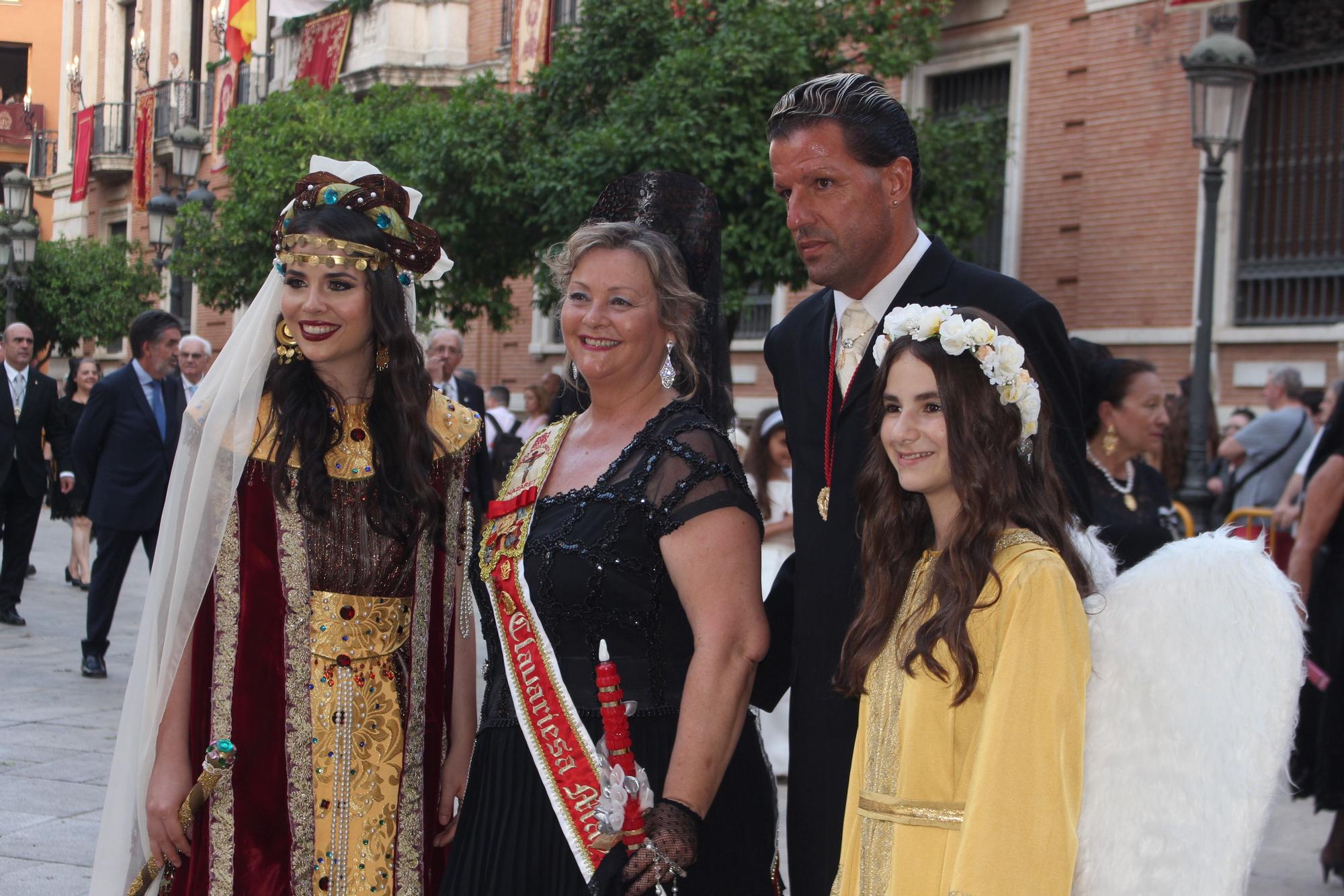 Carmen, Nerea, la reina de Saba y el Ángel del Desierto, en la procesión del Corpus