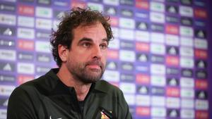 Roger Grimau en la sala de prensa, previo al partido de Euroliga ante Maccabi Tel Aviv