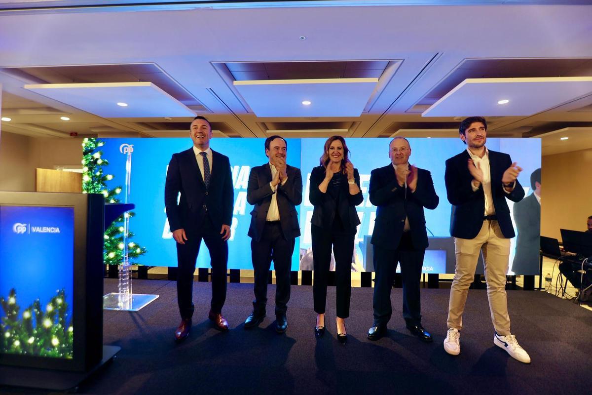 Vicent Mompó, Juanfran Pérez Llorca, Mª José Catalá, Miguel Tellado y Juan Carlos Caballero en la cena de Navidad del PP de este jueves