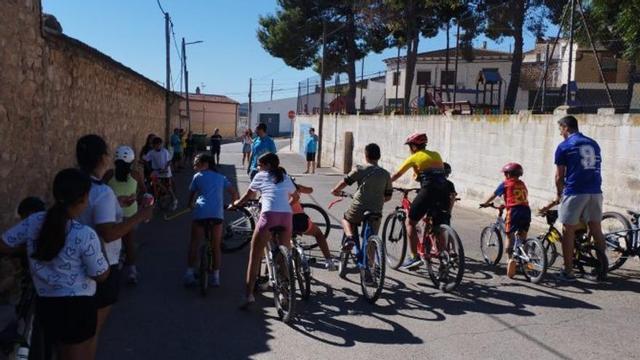Niños y adultos participaron en el Día de la Bicicleta. | SERVICIO ESPECIAL