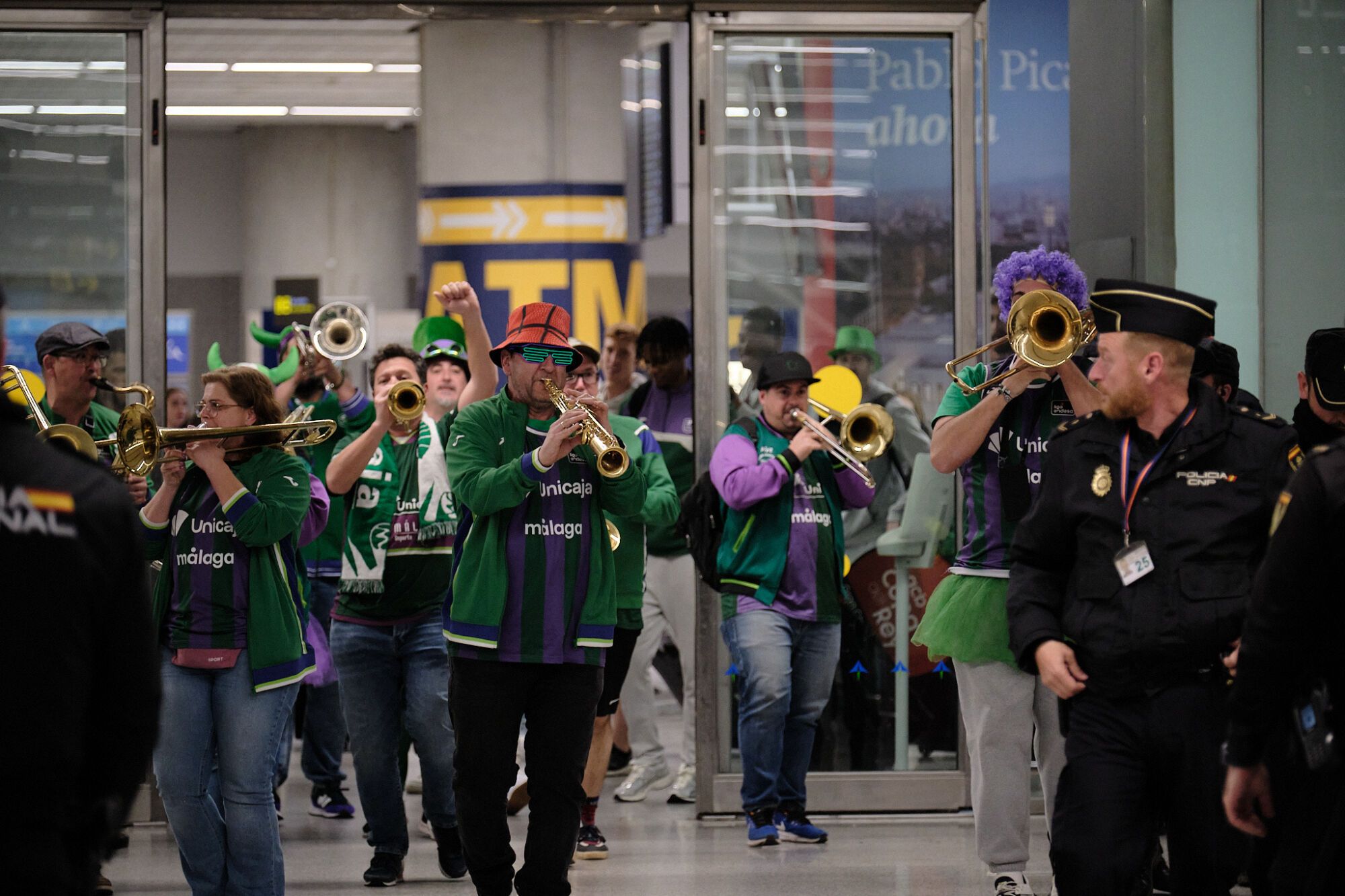 Recibimiento a los jugadores del Unicaja en el Aeropuerto de Málaga tras ganar la Copa del Rey 2025