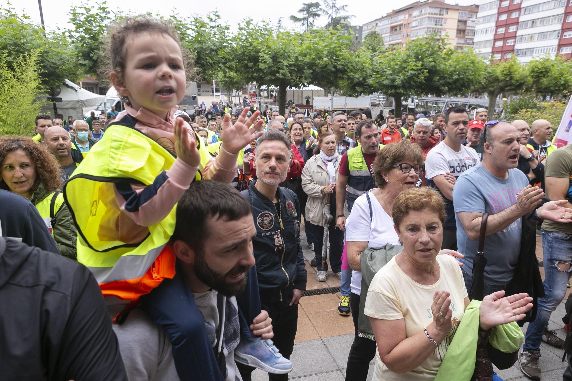 EN IMÁGENES: así transcurrió la marcha de los trabajadores de Saint-Gobain