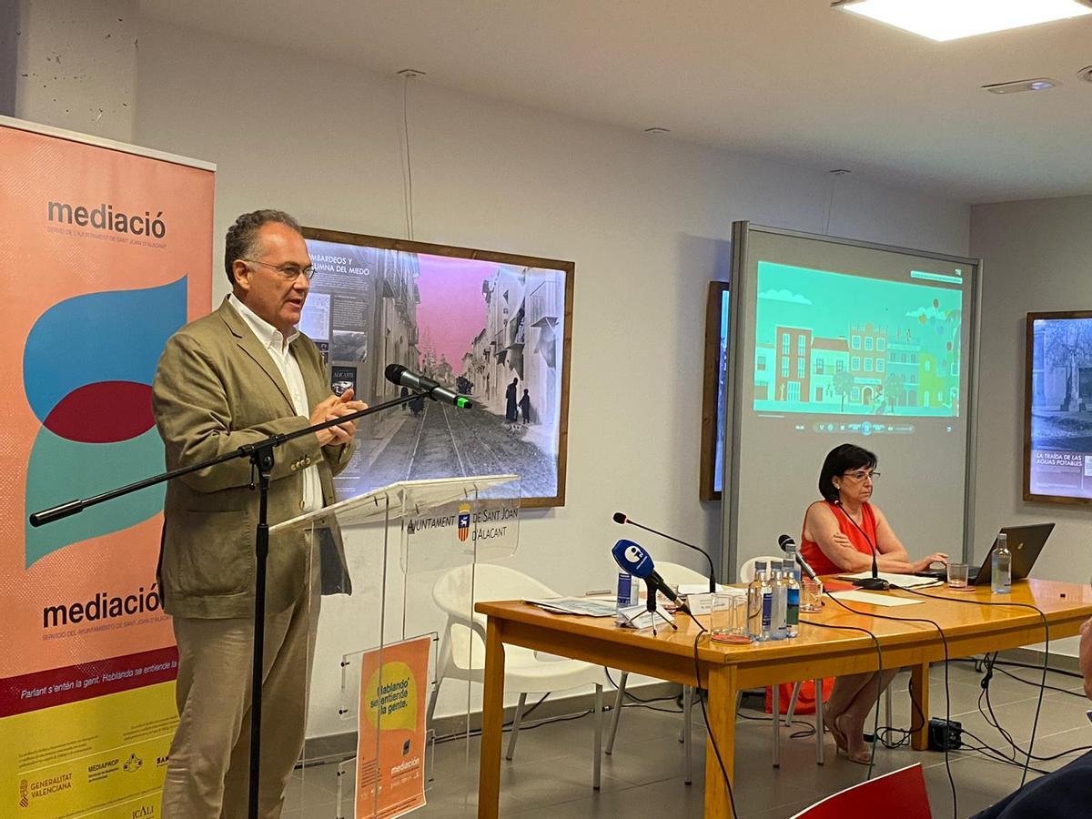 El director general de Reformas Democráticas y Acceso a la Justicia, durante la presentación del servicio el pasado martes en Sant Joan