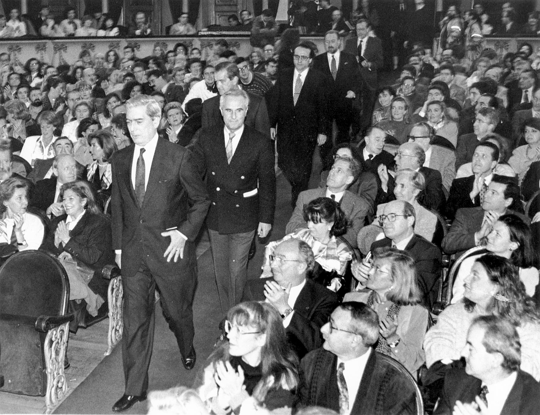 EN IMÁGENES: La relación de Mario Vargas Llosa con Asturias