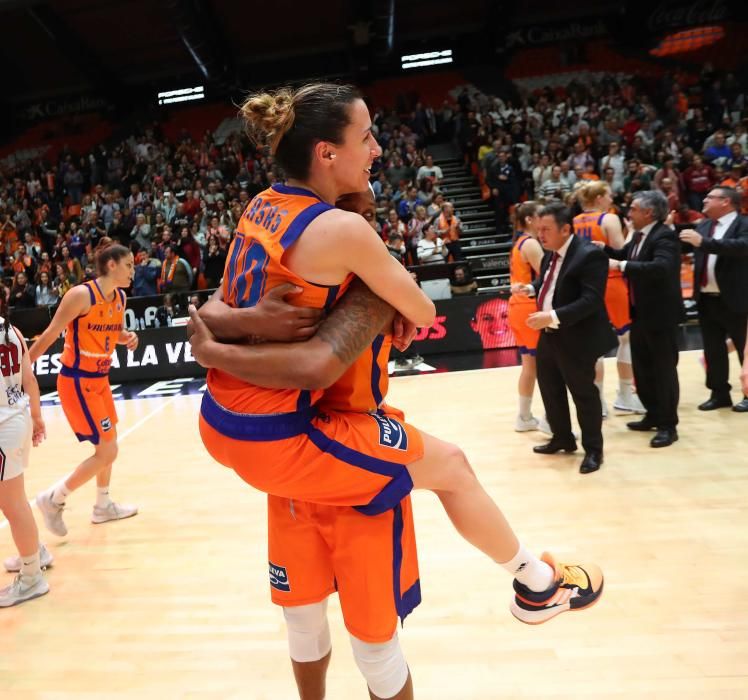 Partido entre el Valencia Basket y el Lointek Gernika