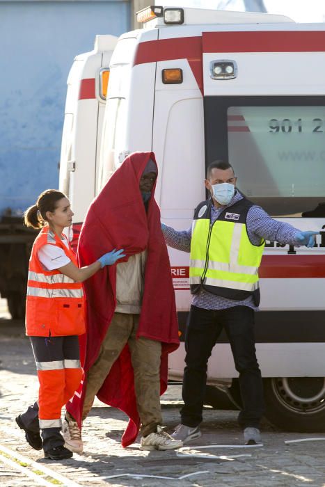 Llegan al puerto de Málaga 52 inmigrantes rescatados