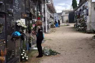 El necroturismo pide paso entre la lluvia