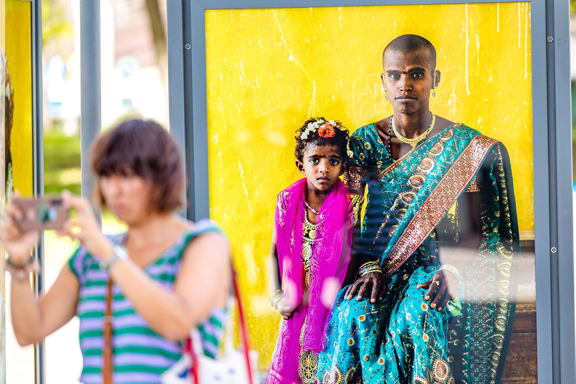 Cuarenta fotografías reflejan la vida cotidiana en Andhra Pradesh, una de las zonas más pobres de la India | La muestra se puede ver en la plaza de SS MM Los Reyes de España hasta el 11 de julio