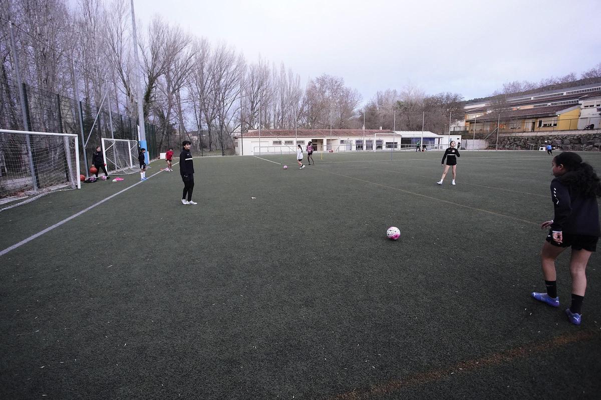 El Pontenc reclama un camp «digne»