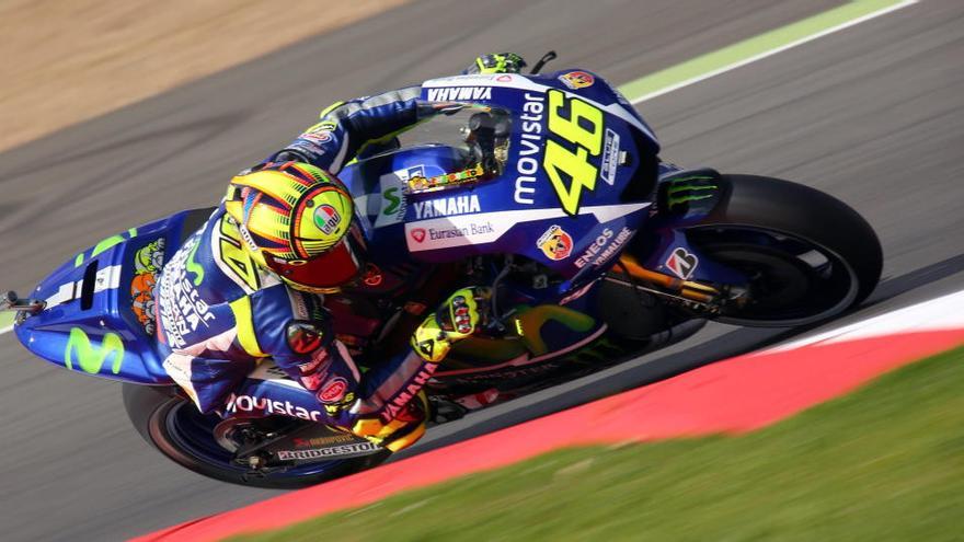 Rossi guanya a Silverstone i Márquez es queda sense opcions