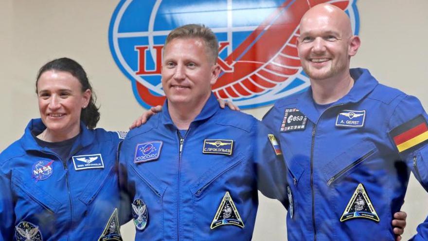 Tres astronautas despegan mañana rumbo a la Estación Espacial Internacional