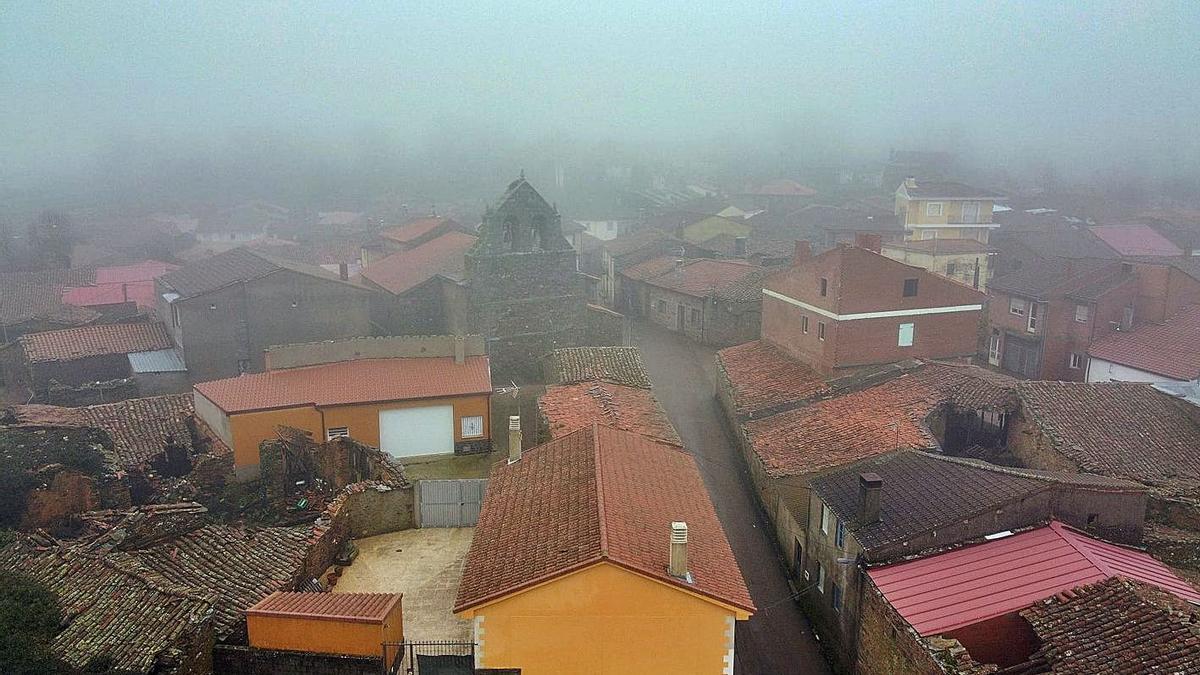 Imagen aérea de la localidad de Tola de Aliste, perteneciente a Rábano. | Ch. S.