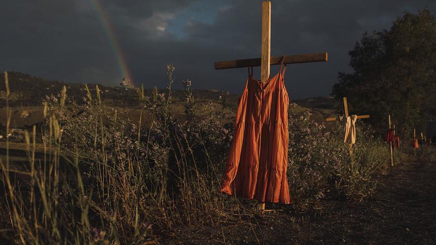 Las tumbas de los niños indígenas de Canadá, &#039;Foto del año&#039; de los World Press Photo 2022