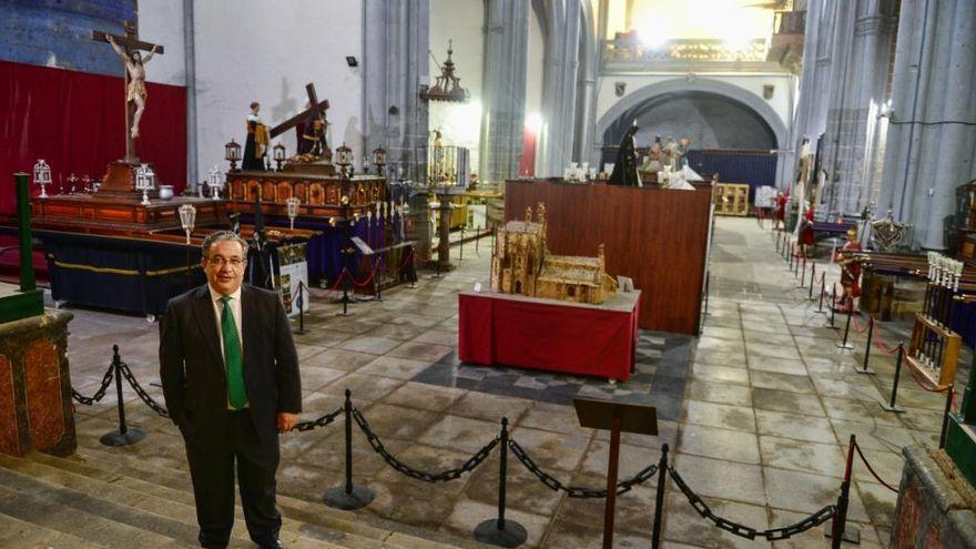 El presidente de la Unión, con los pasos procesionales en Santo Domingo, en una imagen de archivo.