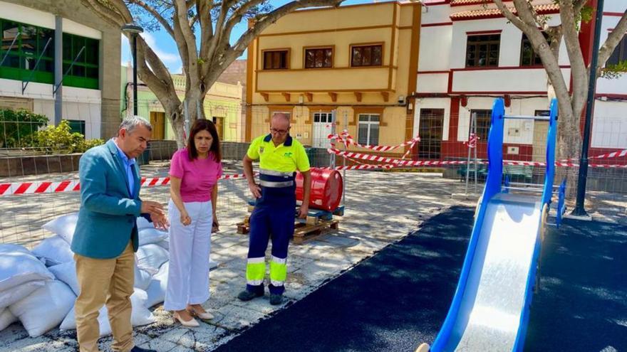 Parques y Jardines inicia las obras de renovación del área de juegos de Lomo Magullo