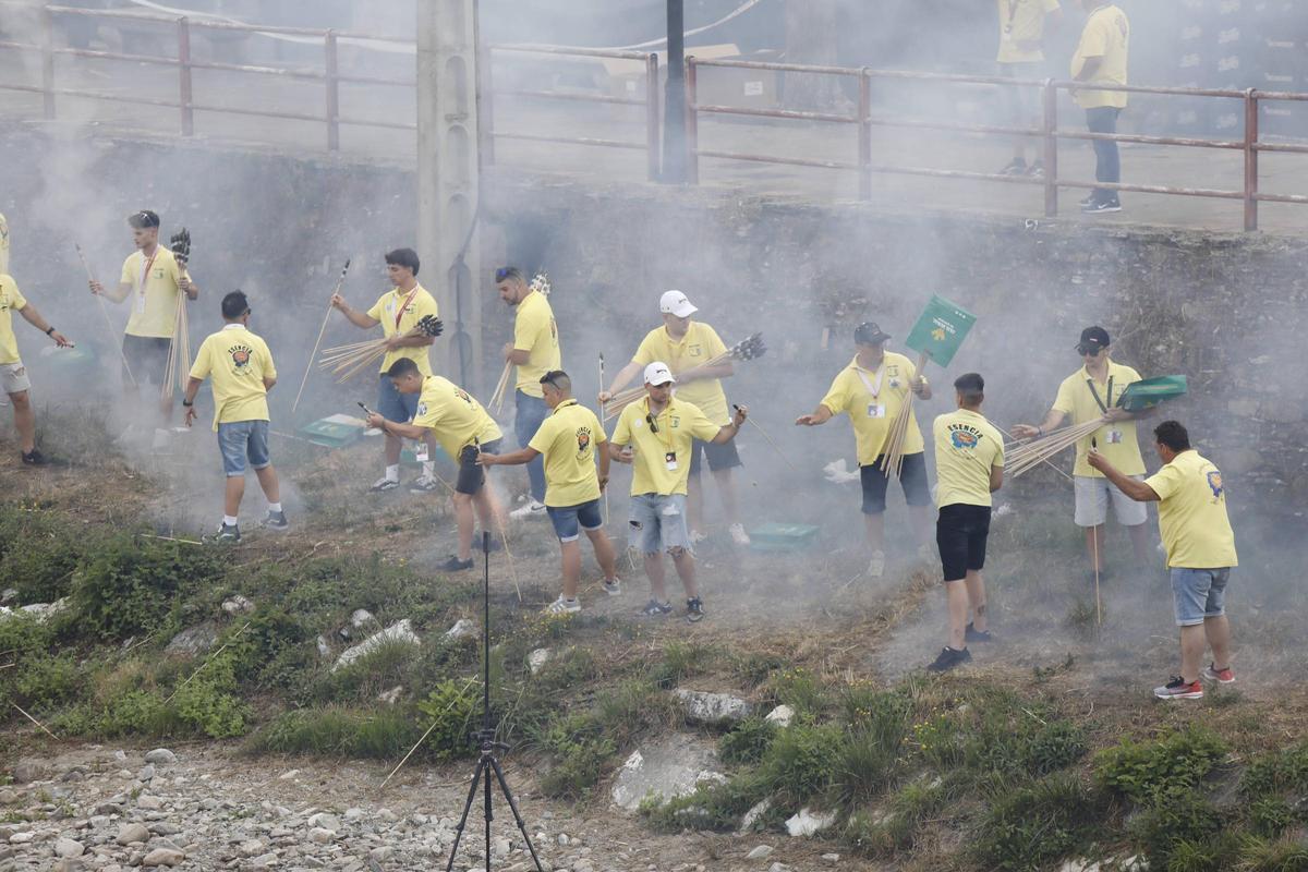 Participantes en la Descarga en una foto de archivo.