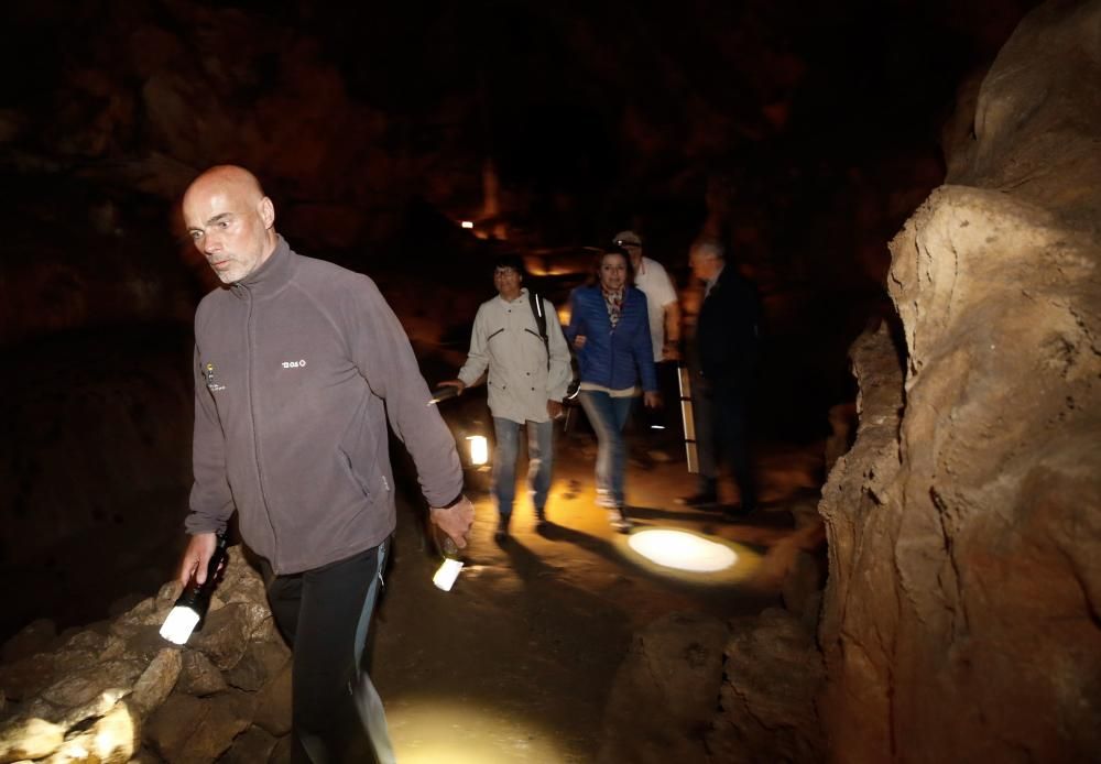 CUEVA DE TITO BUSTILLO