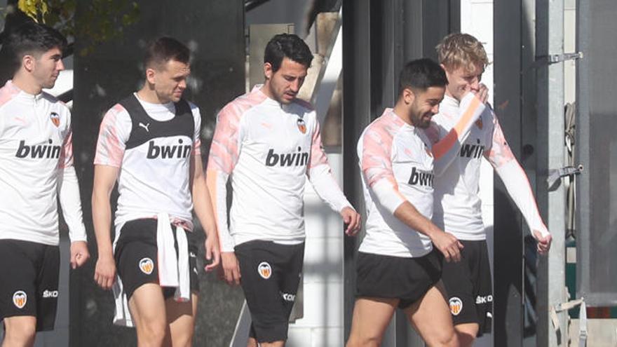 Reunión entre los cinco capitanes del Valencia CF y Anil