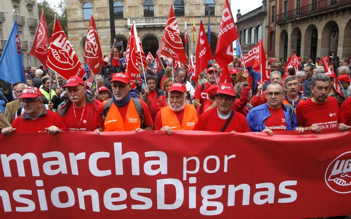 Protesta de pensionistas de Asturias en Gijón.