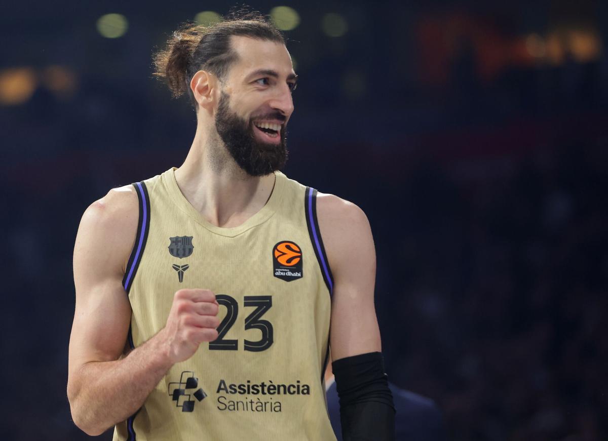 Tornike Shengelia, tras anotar una canasta.