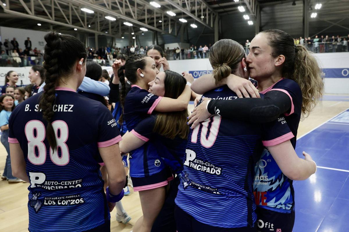 El Lobas Oviedo Balonmano Femenino gana al Lleida y asciende a la Liga Guerreras Iberdrola El Lobas Oviedo Balonmano Femenino gana al Lleida y asciende a la Liga Guerreras Iberdrola