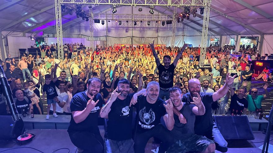 Los tributos rockeros llenan la Caseta Municipal de la Feria de Cáceres