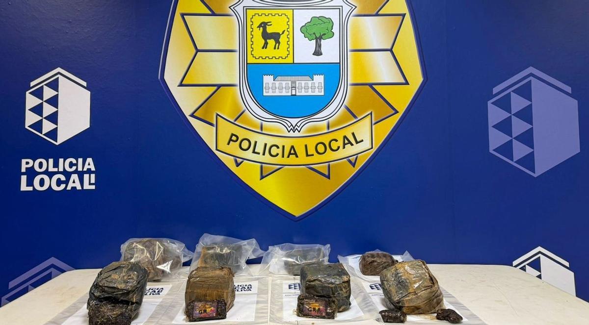 Hachís incautado por la Policía Local de La Oliva en la costa del municipio