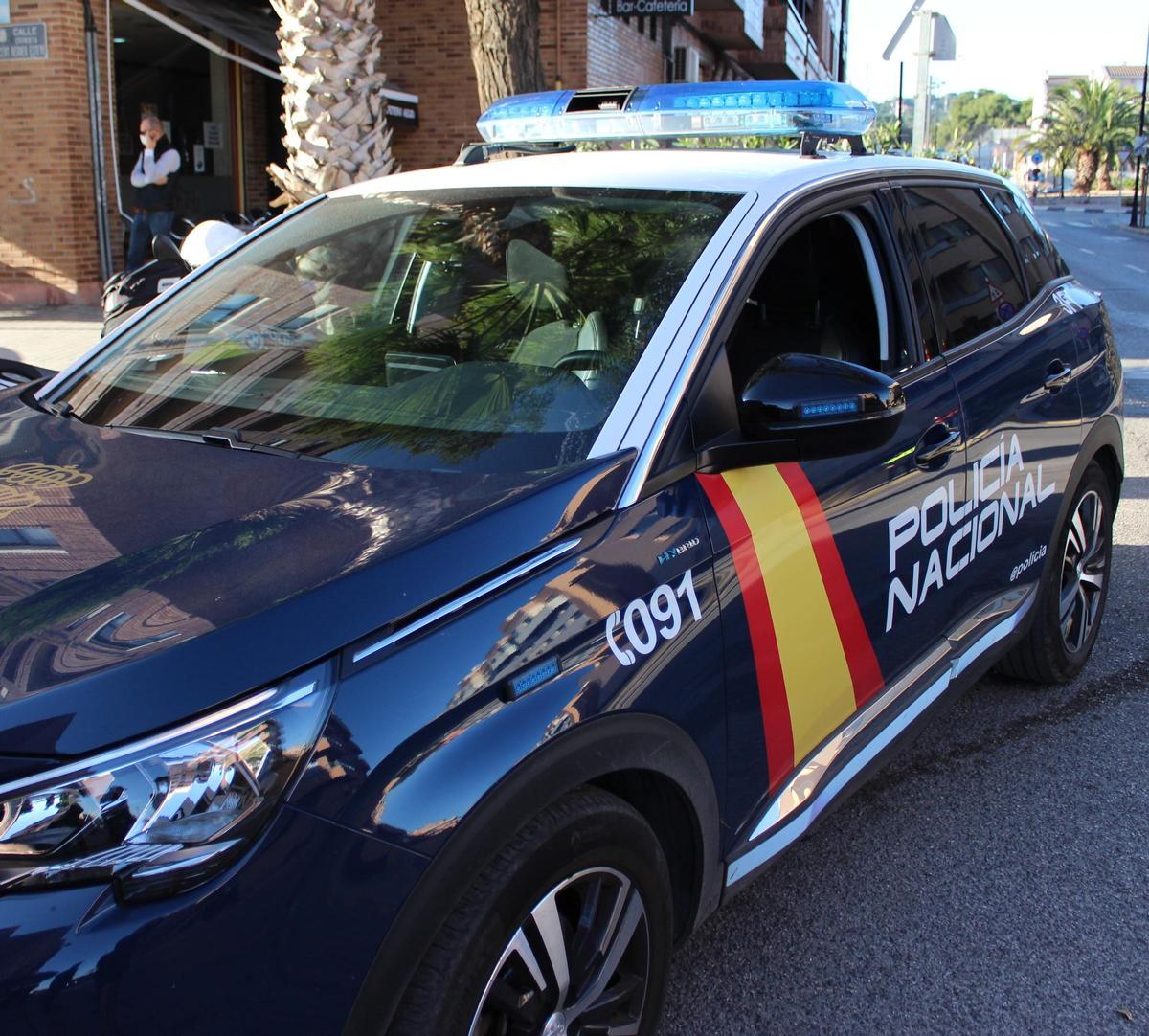 Imagen de archivo de un coche radiopatrulla de la Policía Nacional, adscrito a la comisaría de Torrent.