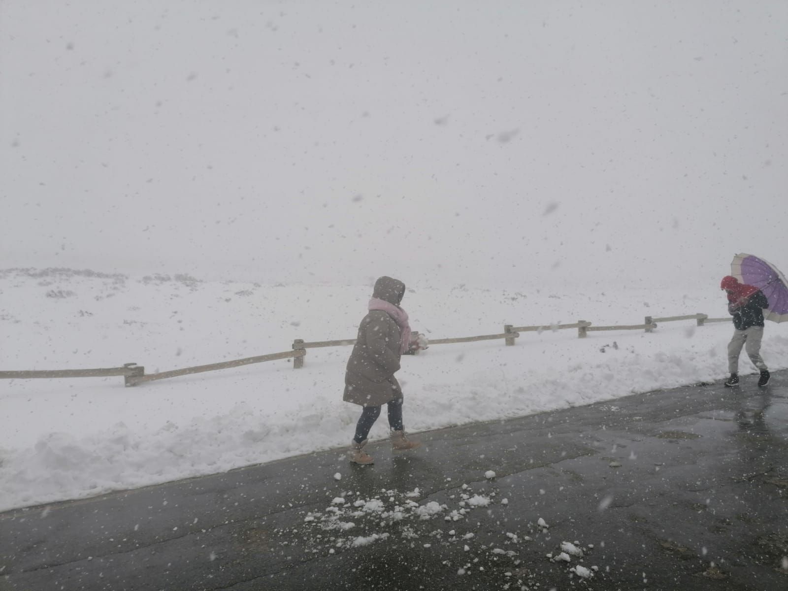 GALERÍA | Último sábado para disfrutar la nieve en la Laguna de Peces