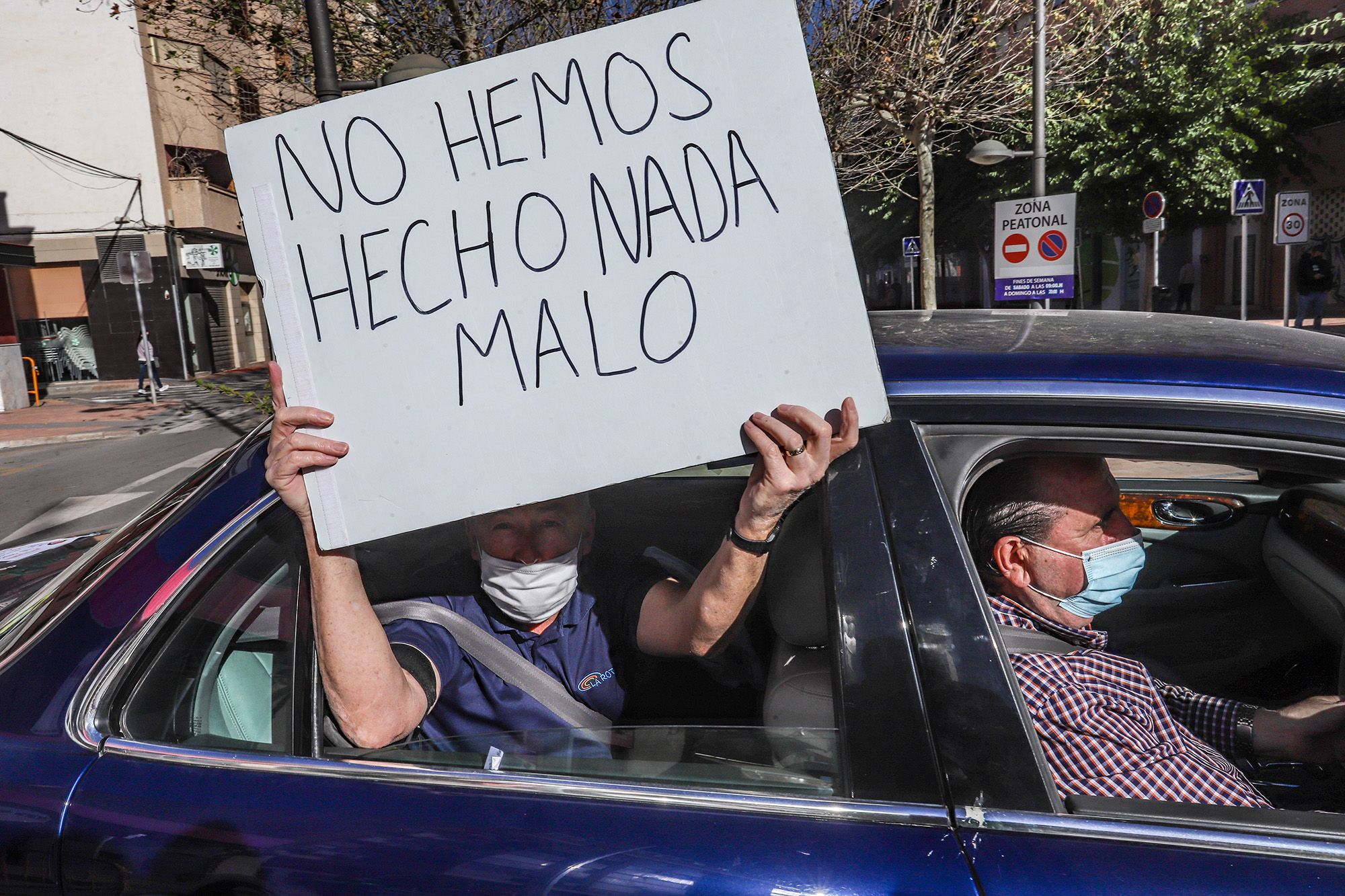 Tensión y mucha policía en Orihuela por la llegada de Pedro Sánchez para inaugurar el AVE