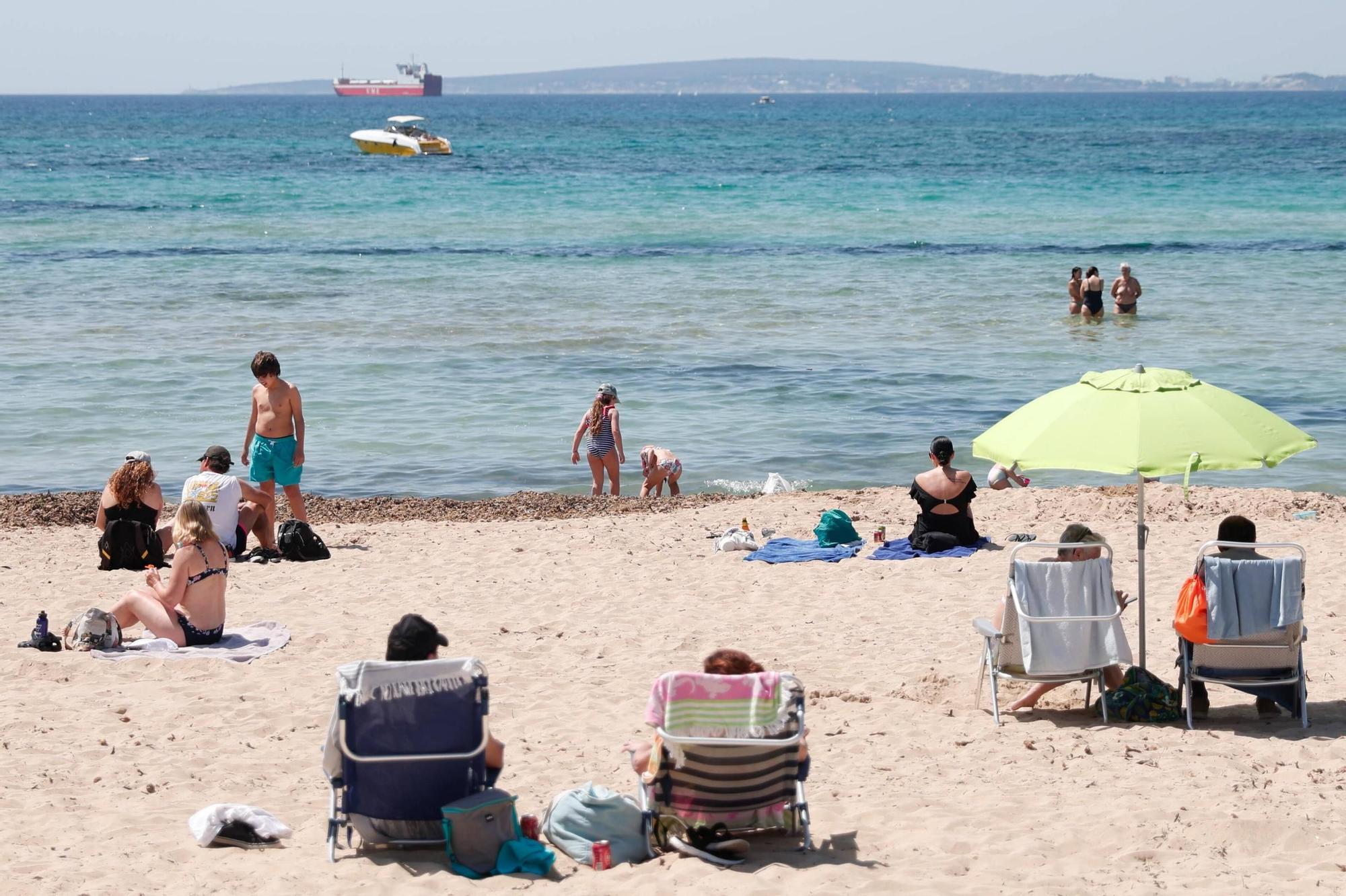Fiebre playera en Mallorca: Matraen a muchos bañistas a las costasáximas de 30 grados