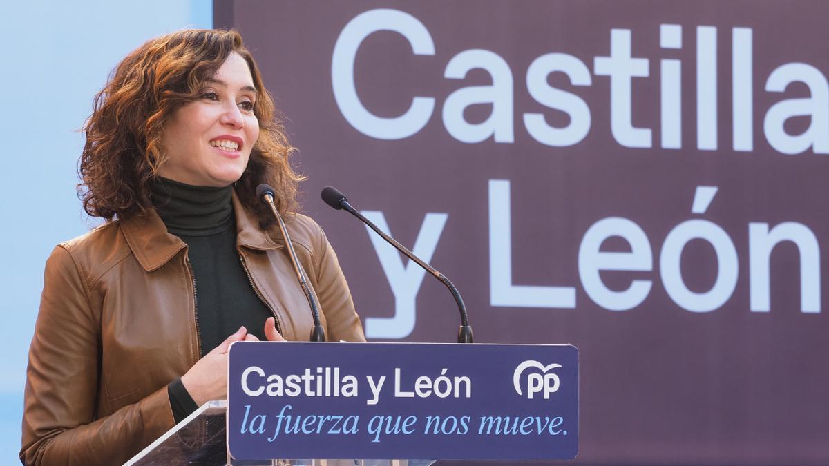 Ayuso defiende un pacto con Vox en Castilla y León "aunque no lo necesitara".