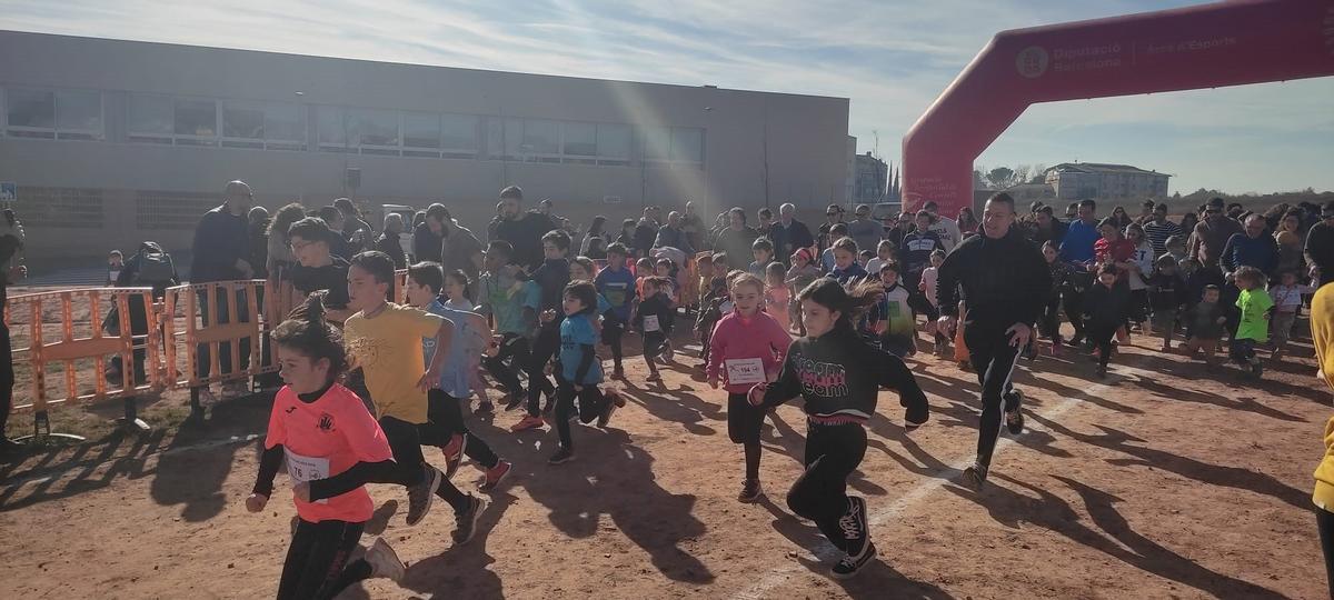 Més de tres-centes persones participen en el 26è Cros Escolar de Santpedor