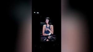 Aitana rompe a llorar en mitad de su concierto en Málaga