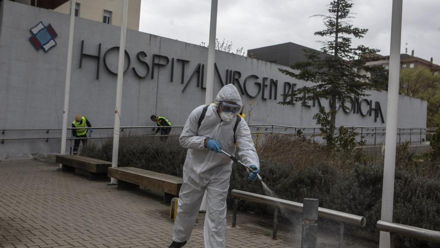 Desinfección en el Hospital Virgen de la Concha de Zamora.