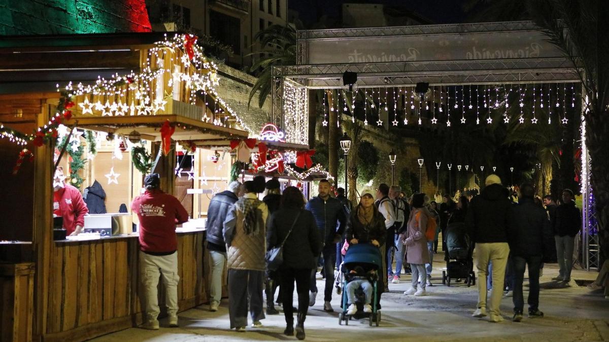 Brand-auf-nordischem-Weihnachtsmarkt-in-Palma