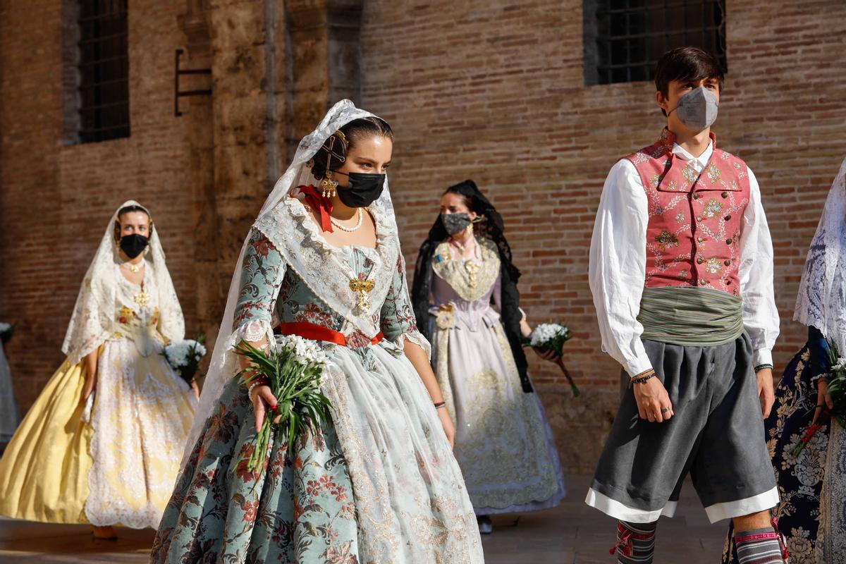Búscate en el primer día de la ofrenda por las calles del Mar y Avellanas entre las 18:00 y las 19:00 horas