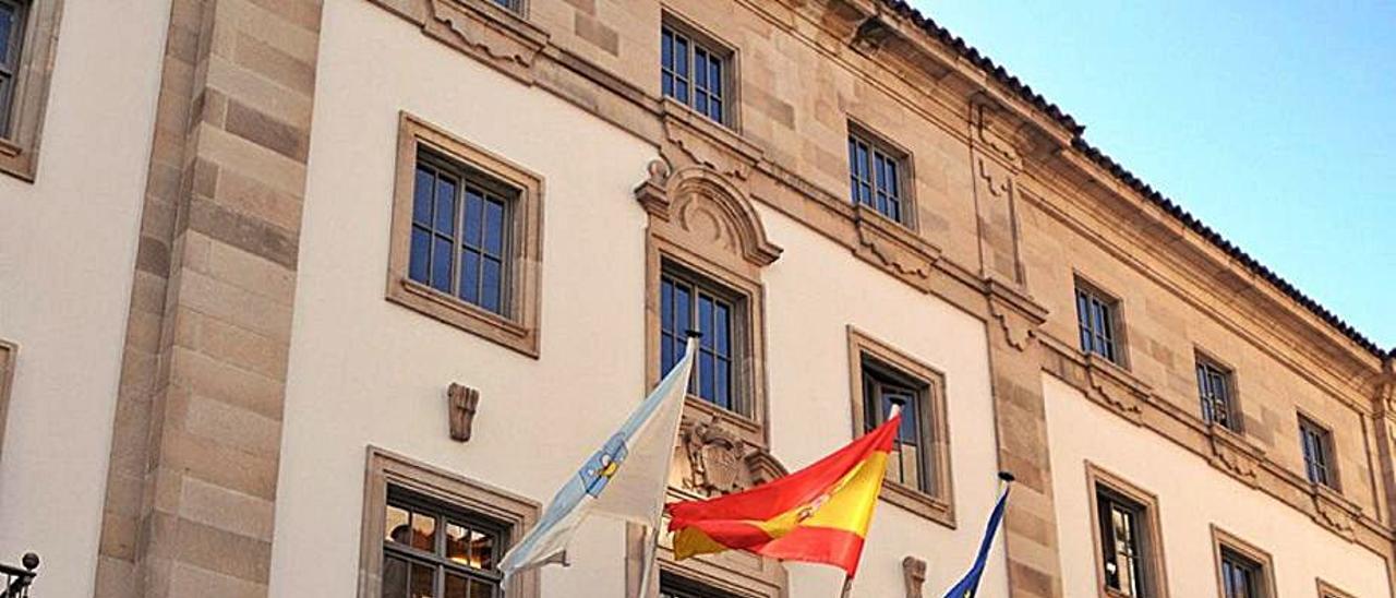 Fachada de la Audiencia de Pontevedra.