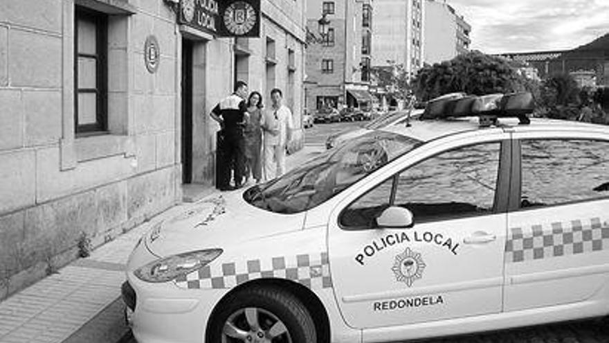 Las actuales dependencias de la Policía Local de Redondela, en el bajo del Concello, se trasladarán a la Casa del Mar.