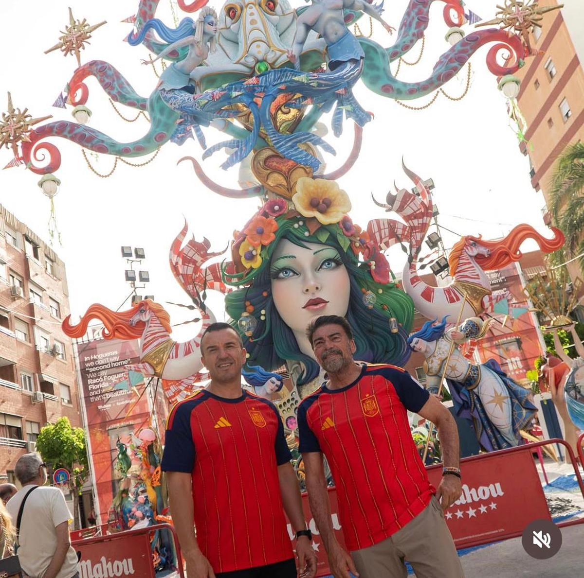 Mompó y Pérez Llorca, en las últimas Fogueres.