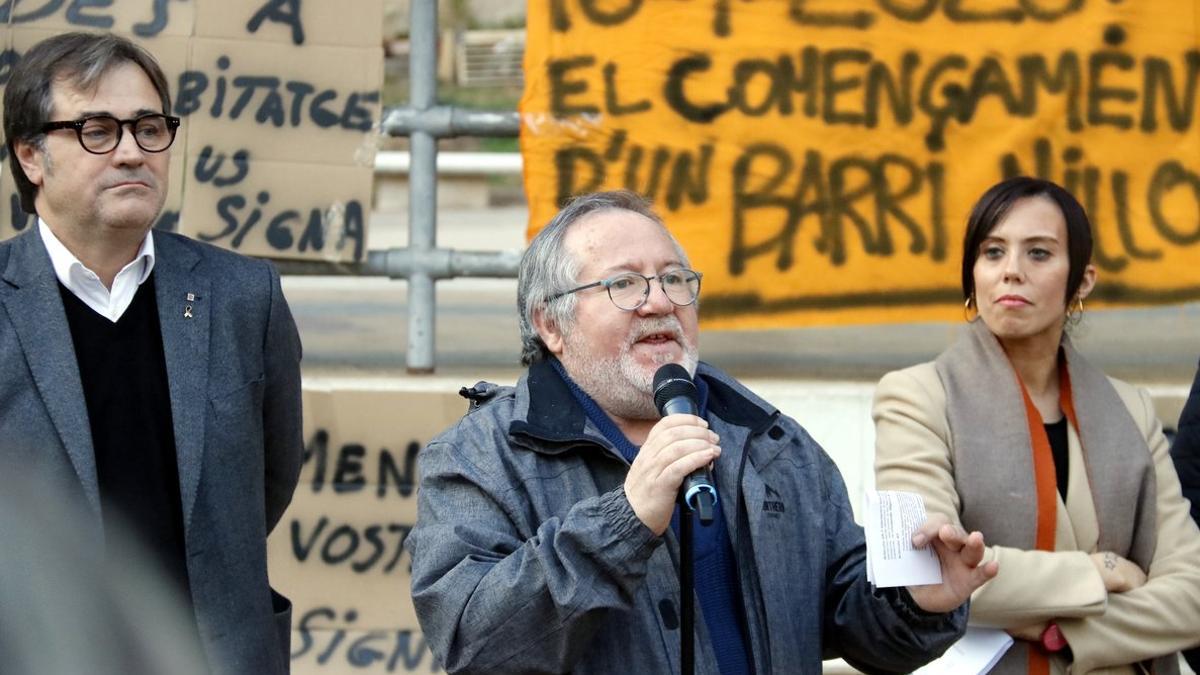 Francisco García, presidente de la Asociación de Vecinos Arraona Merinals de Sabadell, durante la firma del acuerdo.