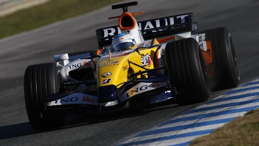 Fernando Alonso pilotando su nuevo monoplaza.