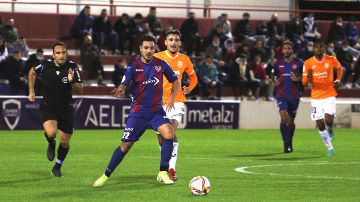 Álvaro Traver, en su anterior etapa en la UD Alzira.