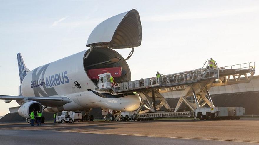Operación de carga del Beluga XL de Aibus. Airbus / J.B. Accariez / Master Films