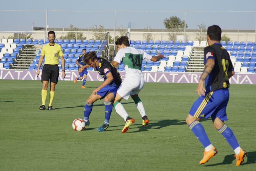 El Elche pierde contra el Cádiz en su primer partido de pretemporada.