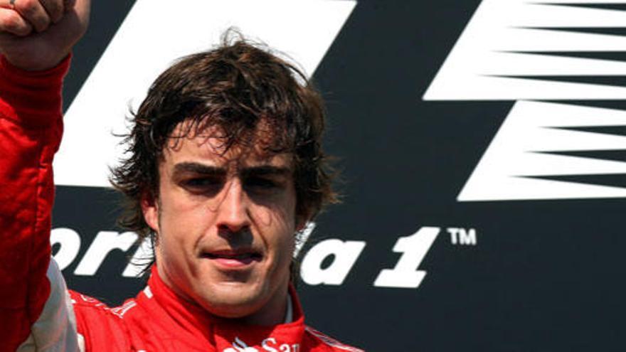 Fernando Alonso en el podio del Gran Premio de Hungría