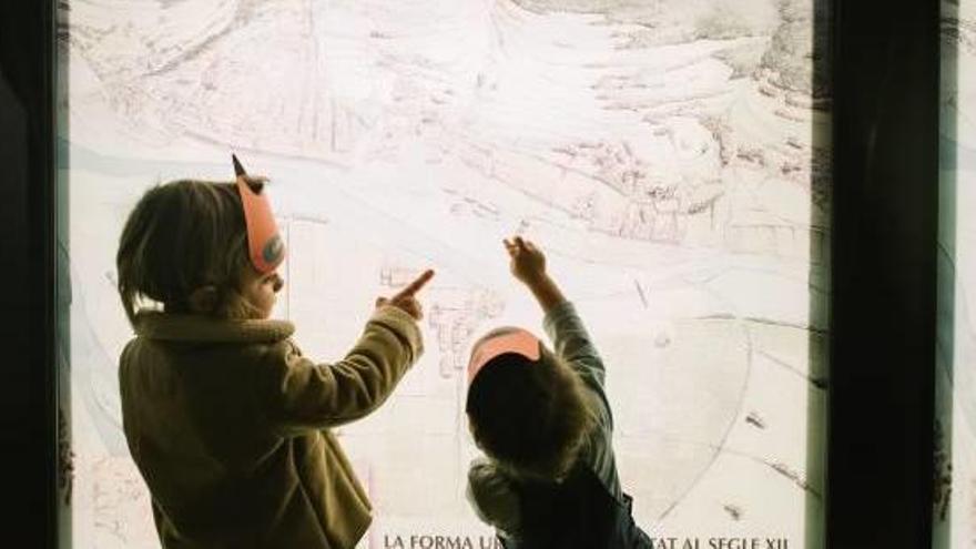 Infants durant una visita en un dels museus de la xarxa de Girona