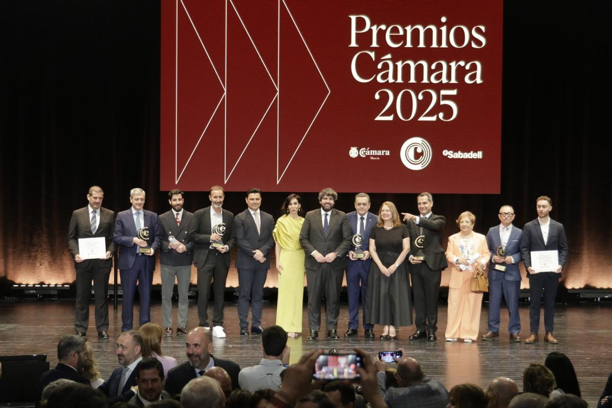 Los premiados este año son: Vidal Golosinas, Cammmpillo, UCAM Murcia CB, OdinS y José María Albarracín